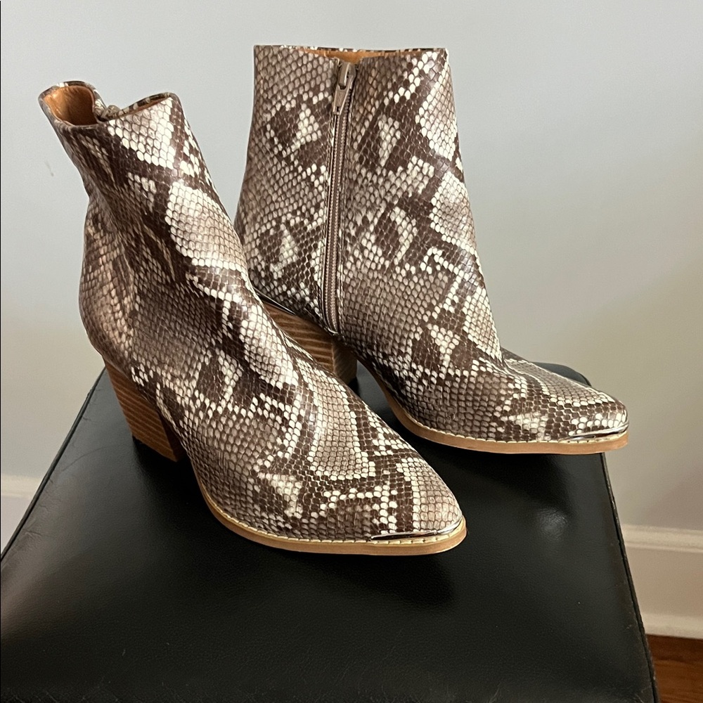 Dolce Vita ankle boots - worn twice!